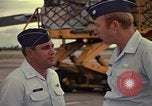 Standbild USAF Oberstleutnant Joseph M Valenti Thailand, 1972, aus Sekunde 23 historischem Filmmaterial Videoclip 65675034385