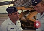 Standbild USAF Oberstleutnant Joseph M Valenti Thailand, 1972, aus Sekunde 26 historischem Filmmaterial Videoclip 65675034385