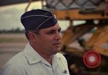 Standbild USAF Oberstleutnant Joseph M Valenti Thailand, 1972, aus Sekunde 28 historischem Filmmaterial Videoclip 65675034385