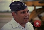Standbild USAF Oberstleutnant Joseph M Valenti Thailand, 1972, aus Sekunde 33 historischem Filmmaterial Videoclip 65675034385
