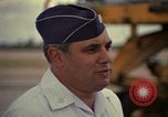 Standbild USAF Oberstleutnant Joseph M Valenti Thailand, 1972, aus Sekunde 34 historischem Filmmaterial Videoclip 65675034385