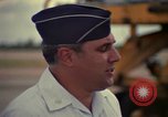 Standbild USAF Oberstleutnant Joseph M Valenti Thailand, 1972, aus Sekunde 35 historischem Filmmaterial Videoclip 65675034385
