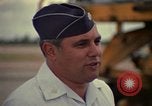 Standbild USAF Oberstleutnant Joseph M Valenti Thailand, 1972, aus Sekunde 36 historischem Filmmaterial Videoclip 65675034385