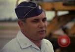 Standbild USAF Oberstleutnant Joseph M Valenti Thailand, 1972, aus Sekunde 41 historischem Filmmaterial Videoclip 65675034385