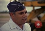 Standbild USAF Oberstleutnant Joseph M Valenti Thailand, 1972, aus Sekunde 43 historischem Filmmaterial Videoclip 65675034385