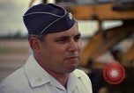 Standbild USAF Oberstleutnant Joseph M Valenti Thailand, 1972, aus Sekunde 46 historischem Filmmaterial Videoclip 65675034385