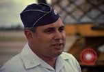 Standbild USAF Oberstleutnant Joseph M Valenti Thailand, 1972, aus Sekunde 57 historischem Filmmaterial Videoclip 65675034385