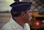 Standbild USAF Oberstleutnant Joseph M Valenti Thailand, 1972, aus Sekunde 59 historischem Filmmaterial Videoclip 65675034385