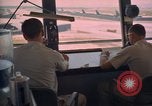 Standbild Air Force Offiziere direkte B-52 Ground Operations U-Tapao Royal Thai Air Force Base Thailand, 1969, aus Sekunde 13 historischem Filmmaterial Videoclip 65675034396