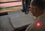 Standbild Air Force Offiziere direkte B-52 Ground Operations U-Tapao Royal Thai Air Force Base Thailand, 1969, aus Sekunde 15 historischem Filmmaterial Videoclip 65675034396
