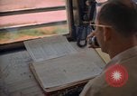 Standbild Air Force Offiziere direkte B-52 Ground Operations U-Tapao Royal Thai Air Force Base Thailand, 1969, aus Sekunde 19 historischem Filmmaterial Videoclip 65675034396