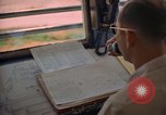 Standbild Air Force Offiziere direkte B-52 Ground Operations U-Tapao Royal Thai Air Force Base Thailand, 1969, aus Sekunde 21 historischem Filmmaterial Videoclip 65675034396