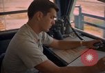 Standbild Air Force Offiziere direkte B-52 Ground Operations U-Tapao Royal Thai Air Force Base Thailand, 1969, aus Sekunde 27 historischem Filmmaterial Videoclip 65675034396