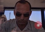 Standbild Air Force Offiziere direkte B-52 Ground Operations U-Tapao Royal Thai Air Force Base Thailand, 1969, aus Sekunde 37 historischem Filmmaterial Videoclip 65675034396