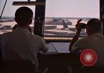 Standbild Air Force Offiziere direkte B-52 Ground Operations U-Tapao Royal Thai Air Force Base Thailand, 1969, aus Sekunde 55 historischem Filmmaterial Videoclip 65675034396
