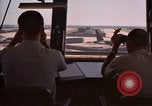 Standbild Air Force Offiziere direkte B-52 Ground Operations U-Tapao Royal Thai Air Force Base Thailand, 1969, aus Sekunde 56 historischem Filmmaterial Videoclip 65675034396