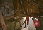 Standbild tanken Schlauch an Centrepoint tanken Ventil U-Tapao Royal Thai Air Force Base Thailand, 1969, aus Sekunde 10 historischem Filmmaterial Videoclip 65675034397