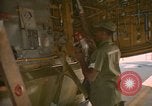 Standbild tanken Schlauch an Centrepoint tanken Ventil U-Tapao Royal Thai Air Force Base Thailand, 1969, aus Sekunde 13 historischem Filmmaterial Videoclip 65675034397