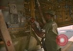 Standbild tanken Schlauch an Centrepoint tanken Ventil U-Tapao Royal Thai Air Force Base Thailand, 1969, aus Sekunde 14 historischem Filmmaterial Videoclip 65675034397