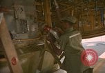 Standbild tanken Schlauch an Centrepoint tanken Ventil U-Tapao Royal Thai Air Force Base Thailand, 1969, aus Sekunde 16 historischem Filmmaterial Videoclip 65675034397