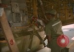 Standbild tanken Schlauch an Centrepoint tanken Ventil U-Tapao Royal Thai Air Force Base Thailand, 1969, aus Sekunde 21 historischem Filmmaterial Videoclip 65675034397