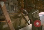 Standbild tanken Schlauch an Centrepoint tanken Ventil U-Tapao Royal Thai Air Force Base Thailand, 1969, aus Sekunde 33 historischem Filmmaterial Videoclip 65675034397