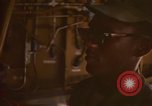 Standbild tanken Schlauch an Centrepoint tanken Ventil U-Tapao Royal Thai Air Force Base Thailand, 1969, aus Sekunde 60 historischem Filmmaterial Videoclip 65675034397