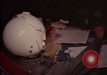 Standbild B-52-Navigator Okinawa Japan, 1969, aus Sekunde 8 historischem Filmmaterial Videoclip 65675034398