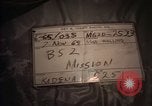 Image Navigator utilise E6-B calculateur Okinawa au Japon, 1969, de la seconde 3 séquences d'archives historiques vidéo 65675034399