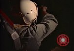 Image Navigator utilise E6-B calculateur Okinawa au Japon, 1969, de la seconde 53 séquences d'archives historiques vidéo 65675034399
