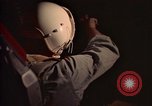 Image Navigator utilise E6-B calculateur Okinawa au Japon, 1969, de la seconde 56 séquences d'archives historiques vidéo 65675034399