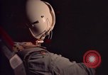Image Navigator utilise E6-B calculateur Okinawa au Japon, 1969, de la seconde 62 séquences d'archives historiques vidéo 65675034399