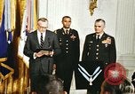 Image M de Richard Nixon Washington DC White House USA, 1969, de la seconde 1 séquences d'archives historiques vidéo 65675034409