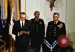 Image M de Richard Nixon Washington DC White House USA, 1969, de la seconde 3 séquences d'archives historiques vidéo 65675034409