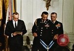 Image M de Richard Nixon Washington DC White House USA, 1969, de la seconde 17 séquences d'archives historiques vidéo 65675034409