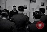 Image soldats sont informés United States USA, 1950, de la seconde 8 séquences d'archives historiques vidéo 65675034412