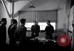 Image soldats sont informés United States USA, 1950, de la seconde 27 séquences d'archives historiques vidéo 65675034412