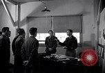 Image soldats sont informés United States USA, 1950, de la seconde 31 séquences d'archives historiques vidéo 65675034412