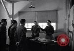 Image soldats sont informés United States USA, 1950, de la seconde 34 séquences d'archives historiques vidéo 65675034412