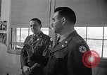 Image soldats sont informés United States USA, 1950, de la seconde 47 séquences d'archives historiques vidéo 65675034412