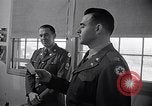 Image soldats sont informés United States USA, 1950, de la seconde 51 séquences d'archives historiques vidéo 65675034412
