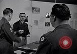 Image soldats sont informés United States USA, 1950, de la seconde 52 séquences d'archives historiques vidéo 65675034412