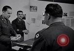 Image soldats sont informés United States USA, 1950, de la seconde 54 séquences d'archives historiques vidéo 65675034412