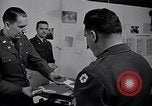 Image soldats sont informés United States USA, 1950, de la seconde 55 séquences d'archives historiques vidéo 65675034412