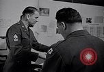 Image soldats sont informés United States USA, 1950, de la seconde 56 séquences d'archives historiques vidéo 65675034412