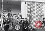 Immagine di Thomas Hudner Medal of Honor Washington DC White House USA, 1951, secondo 6 filmato di repertorio 65675034415