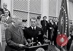 Immagine di Thomas Hudner Medal of Honor Washington DC White House USA, 1951, secondo 18 filmato di repertorio 65675034415
