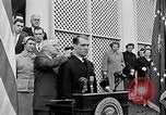 Immagine di Thomas Hudner Medal of Honor Washington DC White House USA, 1951, secondo 29 filmato di repertorio 65675034415