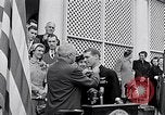 Immagine di Thomas Hudner Medal of Honor Washington DC White House USA, 1951, secondo 40 filmato di repertorio 65675034415