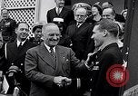 Immagine di Thomas Hudner Medal of Honor Washington DC White House USA, 1951, secondo 48 filmato di repertorio 65675034415